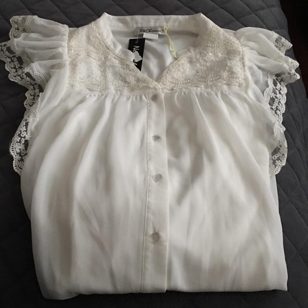 New Channel White Ladies Lace Top👚